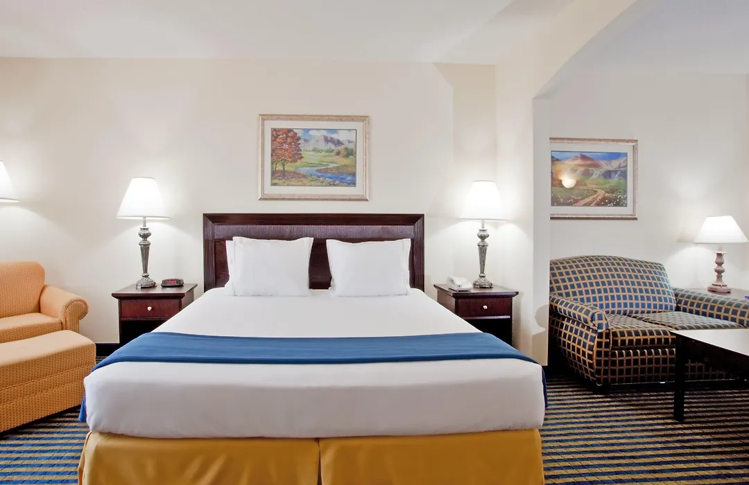 Holiday Inn Express & Suites Chesapeake By Ihg-1